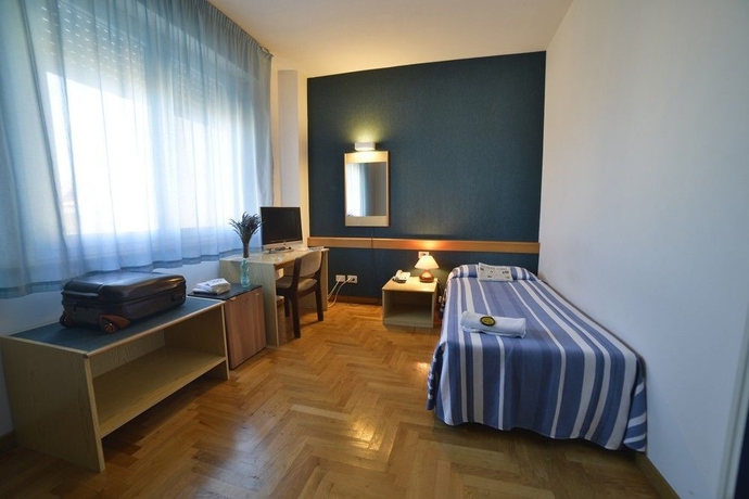 Imagen de la habitación del Hotel Mistral, ORISTANO. Foto 7