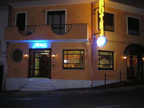 Imagen general del Hotel Mistral, PORTOSCUSO. Foto 1