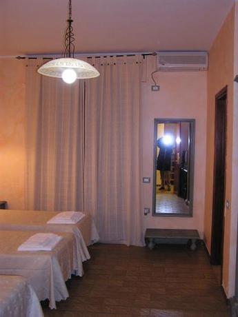 Imagen de la habitación del Hotel Mistral, PORTOSCUSO. Foto 6