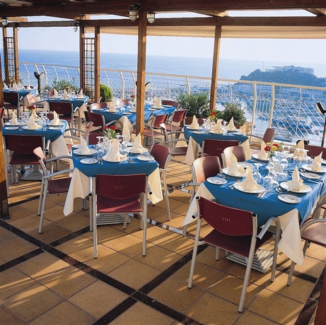 Imagen del bar/restaurante del Hotel Mistral, Pireo. Foto 3