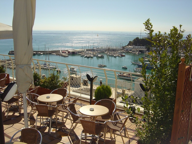 Imagen del bar/restaurante del Hotel Mistral, Pireo. Foto 4