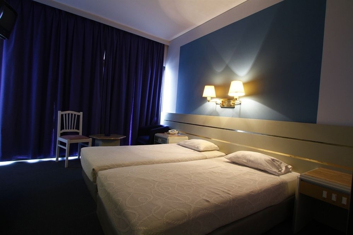 Imagen de la habitación del Hotel Mistral, Pireo. Foto 8