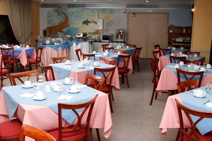 Imagen del bar/restaurante del Hotel Mistral, Pireo. Foto 6