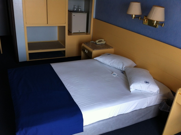 Imagen de la habitación del Hotel Mistral, Pireo. Foto 12