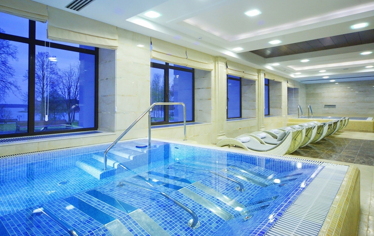 Imagen de la piscina del Hotel M'istra'l and Spa. Foto 15