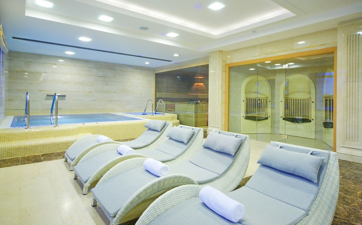 Imagen de la piscina del Hotel M'istra'l and Spa. Foto 16