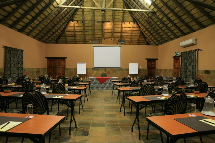 Imagen de los interiores del Hotel Misty Hills Country. Foto 11