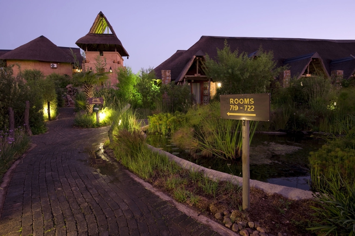 Imagen de los exteriores del Hotel Misty Hills Country. Foto 8