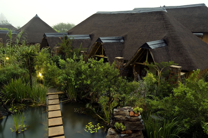Imagen de los exteriores del Hotel Misty Hills Country. Foto 9