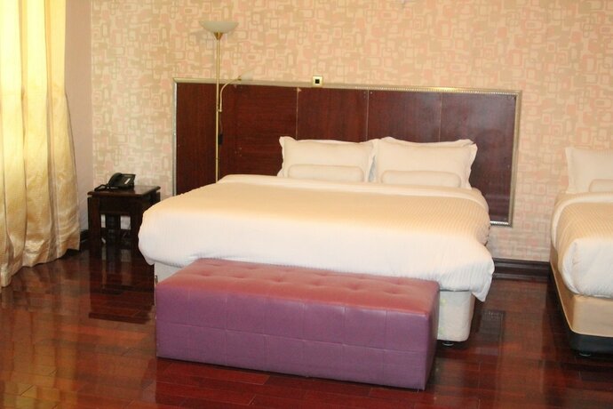 Imagen de la habitación del Hotel Misty Mountain Lodge, Naro Moru. Foto 17
