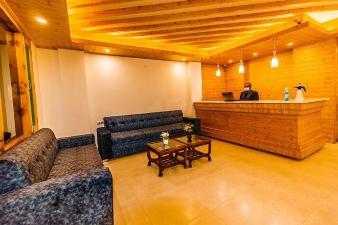 Imagen de los interiores del Hotel Misty Mountains Manali. Foto 18