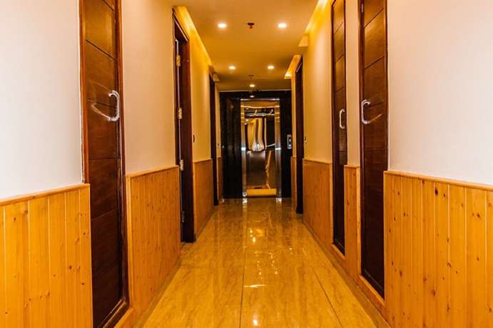 Imagen de los interiores del Hotel Misty Mountains Manali. Foto 20