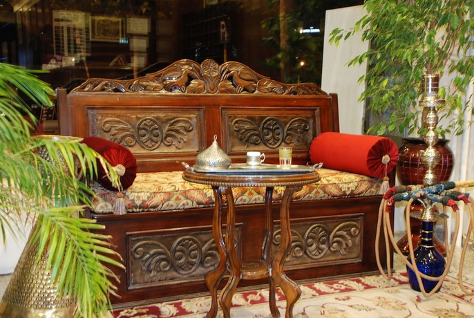 Imagen de los interiores del Hotel Mithat. Foto 15