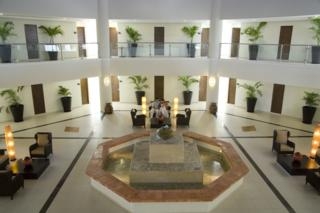 Imagen de los interiores del Hotel Mithrin Hotel Halong. Foto 5