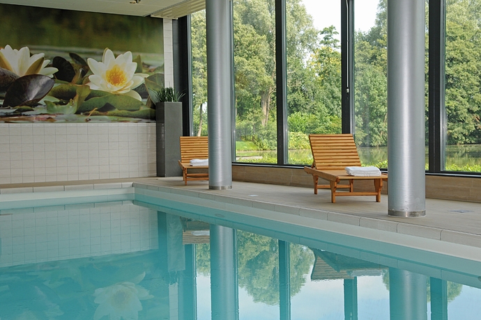 Imagen de la piscina del Hotel Mitland. Foto 5