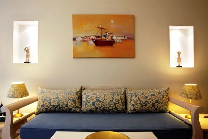 Imagen de los interiores del Hotel Mitos Suites. Foto 13