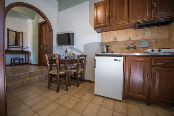Imagen de la habitación del Hotel Mitos Village. Foto 2