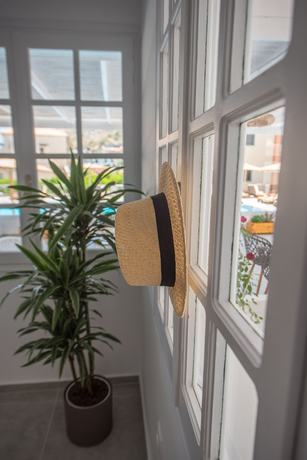 Imagen de los interiores del Hotel Mitos Village. Foto 15