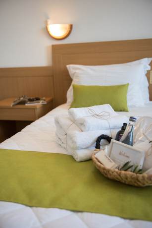 Imagen de la habitación del Hotel Mitos Village. Foto 4