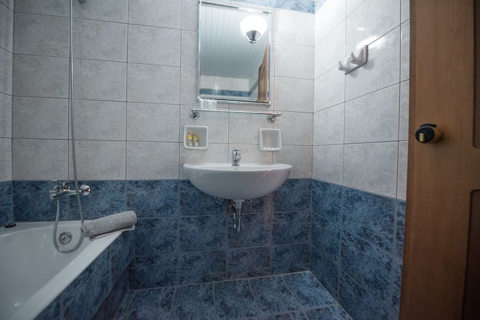 Imagen de la habitación del Hotel Mitos Village. Foto 6