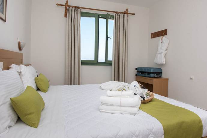 Imagen de la habitación del Hotel Mitos Village. Foto 9