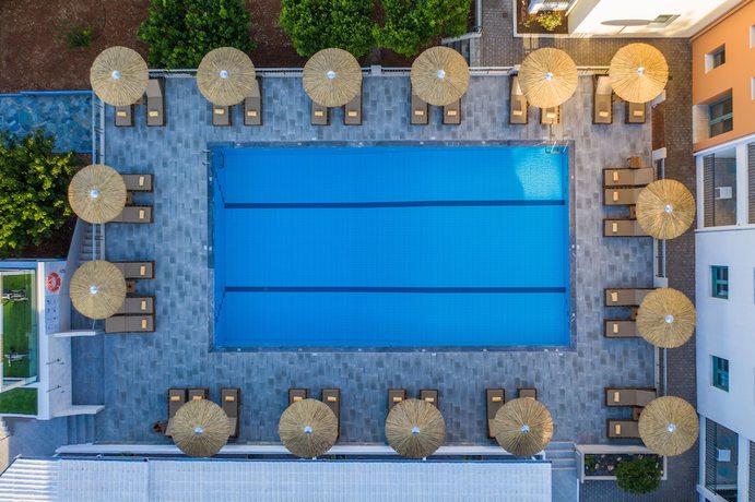 Imagen de la piscina del Hotel Mitos Village. Foto 20