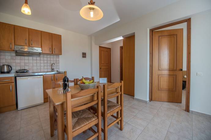 Imagen de la habitación del Hotel Mitos Village. Foto 13