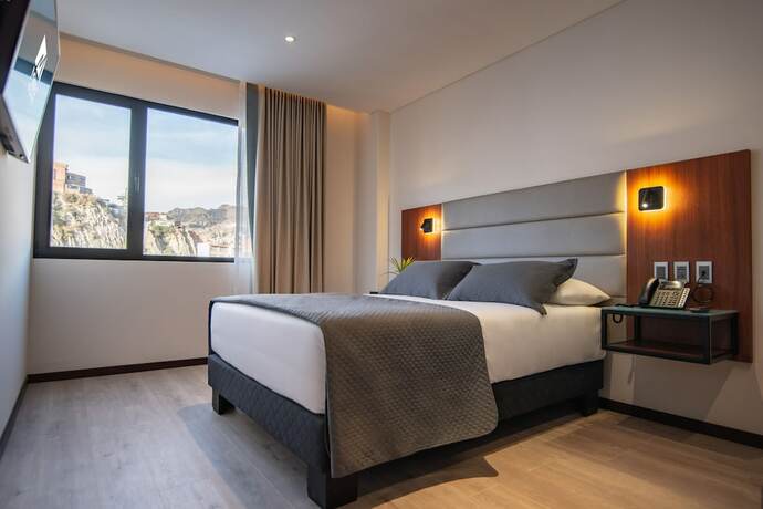 Imagen de la habitación del Hotel Mitru Express. Foto 16