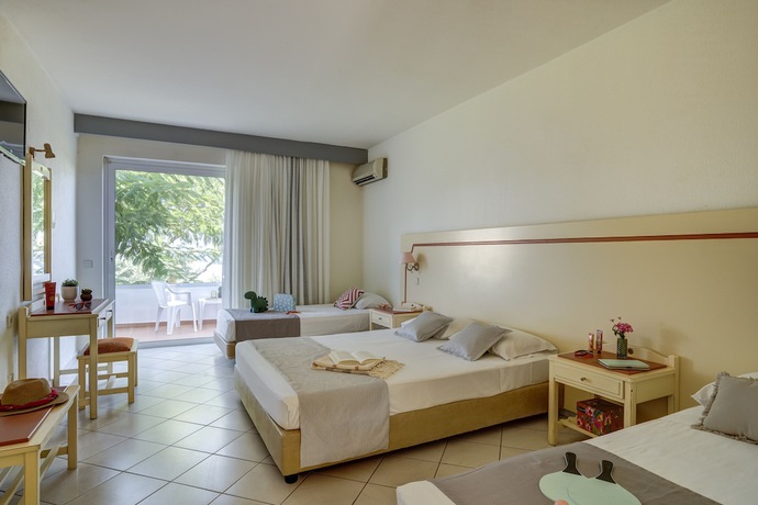 Imagen de la habitación del Hotel Mitsis Bali Paradise. Foto 12