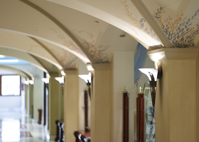 Imagen de los interiores del Hotel Mitsis Grand Beach. Foto 10