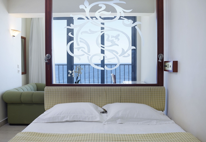 Imagen de la habitación del Hotel Mitsis La Vita Beach. Foto 9