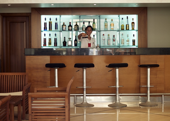 Imagen del bar/restaurante del Hotel Mitsis La Vita Beach. Foto 6