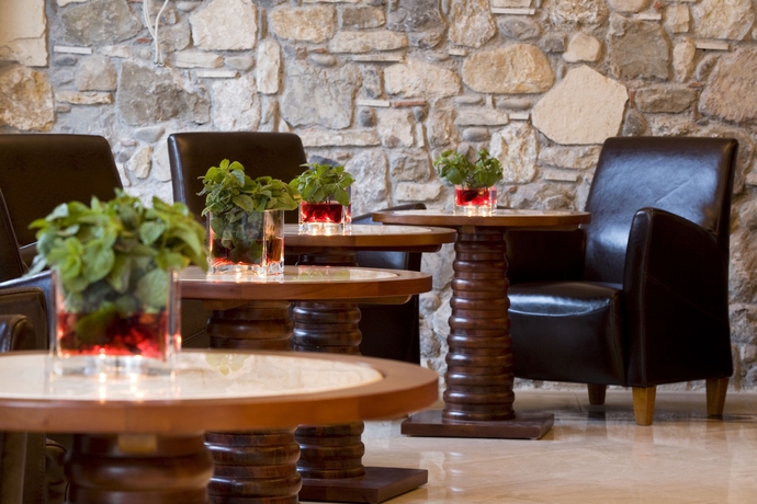 Imagen del bar/restaurante del Hotel Mitsis Ramira Beach - All Inclusive. Foto 4