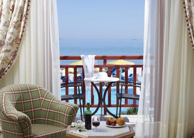 Imagen de los exteriores del Hotel Mitsis Rinela. Foto 11