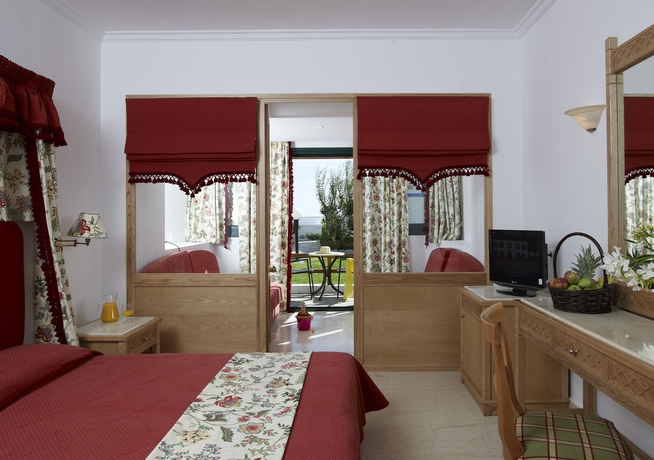 Imagen de la habitación del Hotel Mitsis Rinela. Foto 7