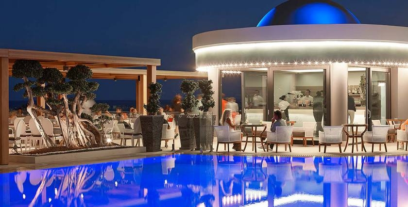 Imagen del bar/restaurante del Hotel Mitsis Selection Alila. Foto 2