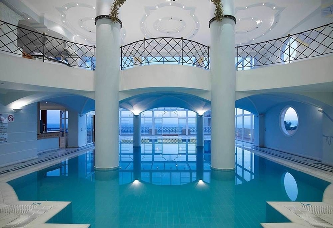 Imagen de la piscina del Hotel Mitsis Summer Palace. Foto 11