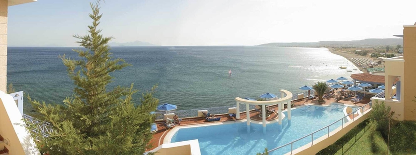 Imagen de la piscina del Hotel Mitsis Summer Palace. Foto 13