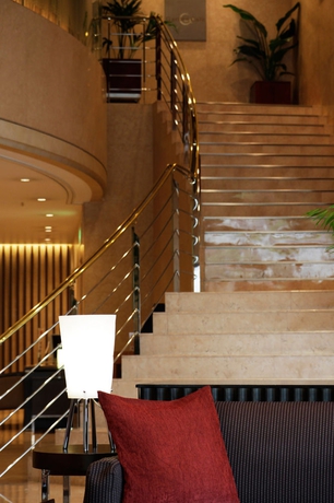 Imagen de los interiores del Hotel Mitsui Garden Kumamoto. Foto 14