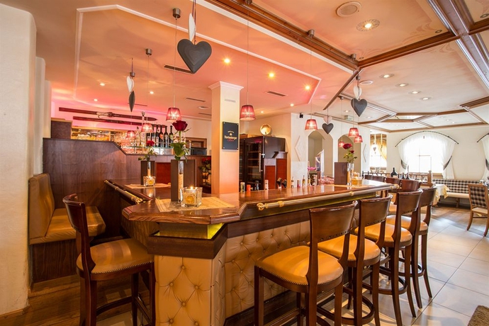 Imagen del bar/restaurante del Hotel Mittagskogel Pitztal. Foto 3