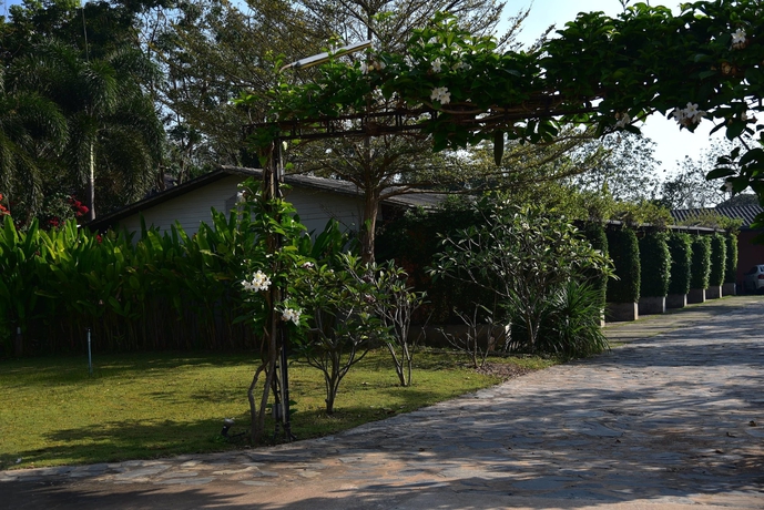 Imagen de los exteriores del Hotel Mittraphap Resort. Foto 15