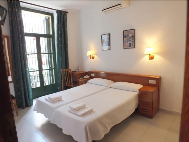 Imagen de la habitación del Hotel Mitus, Canet De Mar. Foto 9