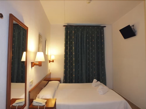 Imagen de la habitación del Hotel Mitus. Foto 10