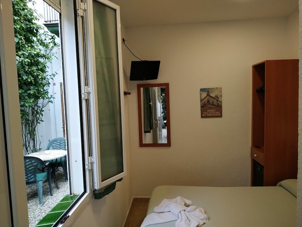 Imagen de la habitación del Hotel Mitus. Foto 14