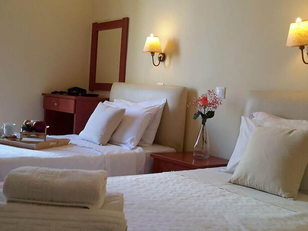 Imagen general del Hotel Mitzithras. Foto 10