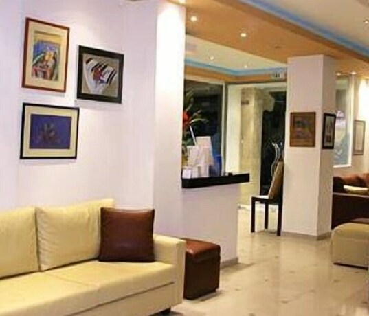 Imagen de los interiores del Hotel Mitzithras. Foto 29