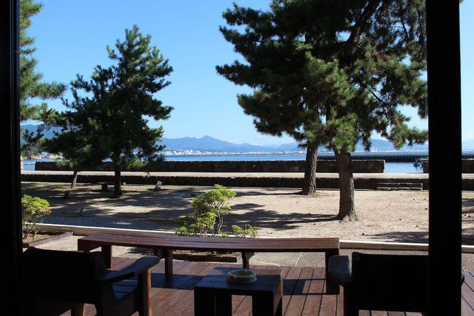Imagen de los exteriores del Hotel Miyajima Seaside. Foto 8