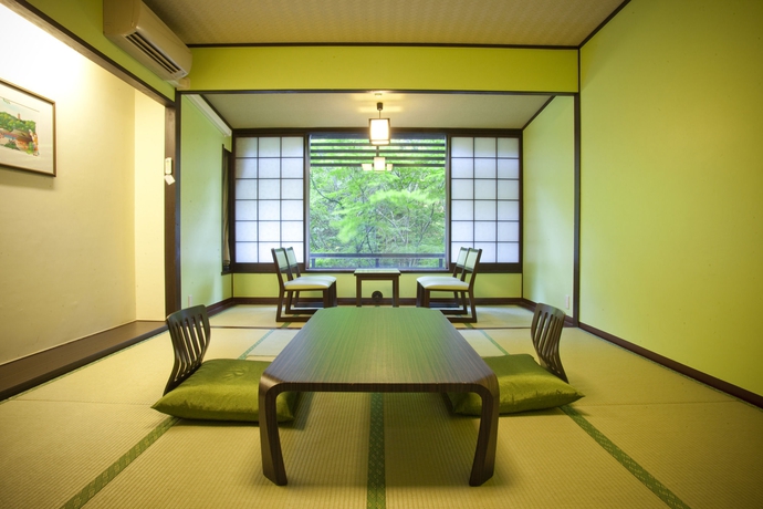 Imagen de la habitación del Hotel Miyajima Villa. Foto 12