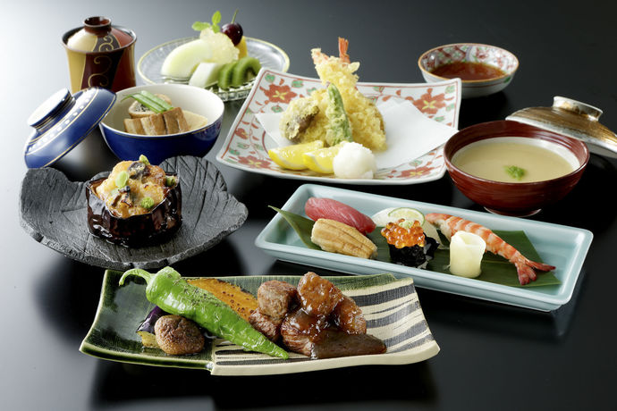 Imagen del bar/restaurante del Hotel Miyako Gifu Nagaragawa. Foto 4