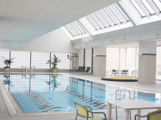 Imagen de la piscina del Hotel Miyako Gifu Nagaragawa. Foto 16